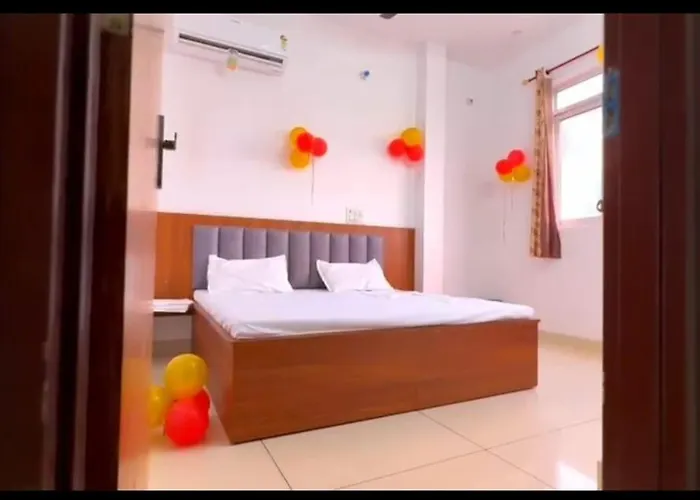 Moon Light Hotel